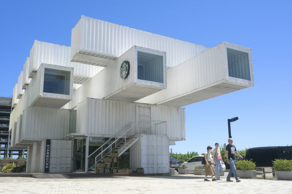 Dom z kontenerów – hit czy kit?