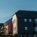 Jakie są etapy budowy domu od podstaw?